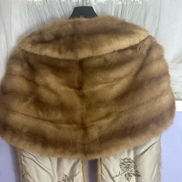 Brown Real Mink stole shawl - Picture 2 of 4